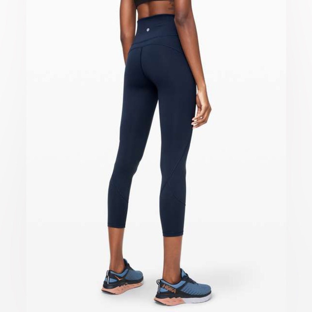 Lululemon In Movement Tight 25" *Everlux fabric navy athletic leggings size 6